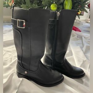 Tommy Hilfiger girls size 1 , NWOT , Black knee high side zipper boot.
